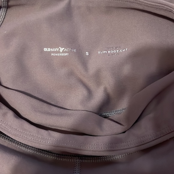 Mauve old Navy Powersoft flares - Picture 5 of 5